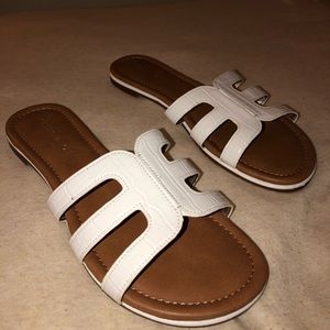 Never worn💫 Kelly & Katie sandals